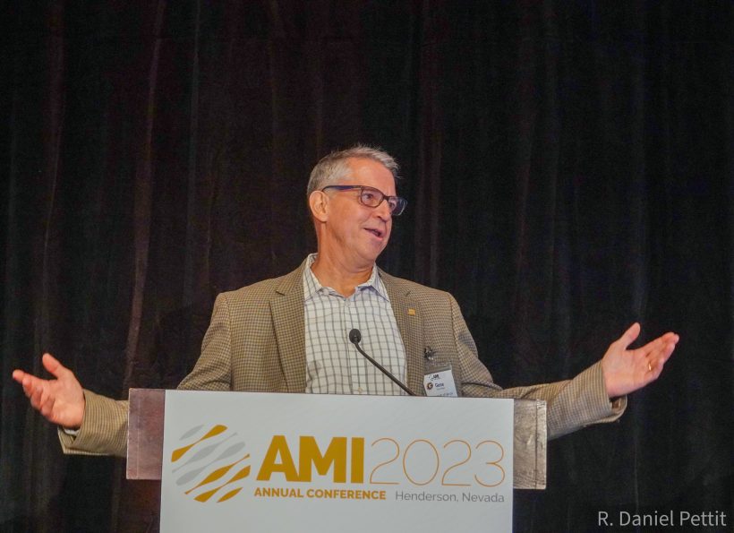 Gene Wright received the Brödel Award for Excellence in Education at the 2023 AMI Meeting.